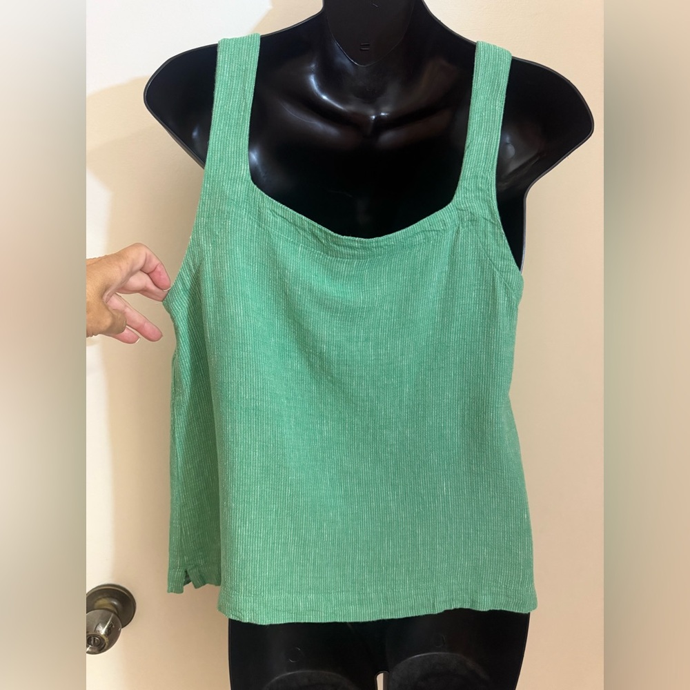 Green Boxy Relaxed Tank Top - Picture 2 of 4
